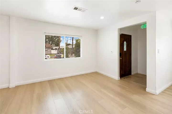 Property Photo:  7035 Calhoun Avenue  CA 91405 