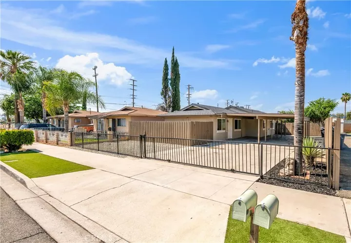 Property Photo: 470 W Kimball CA 92543
