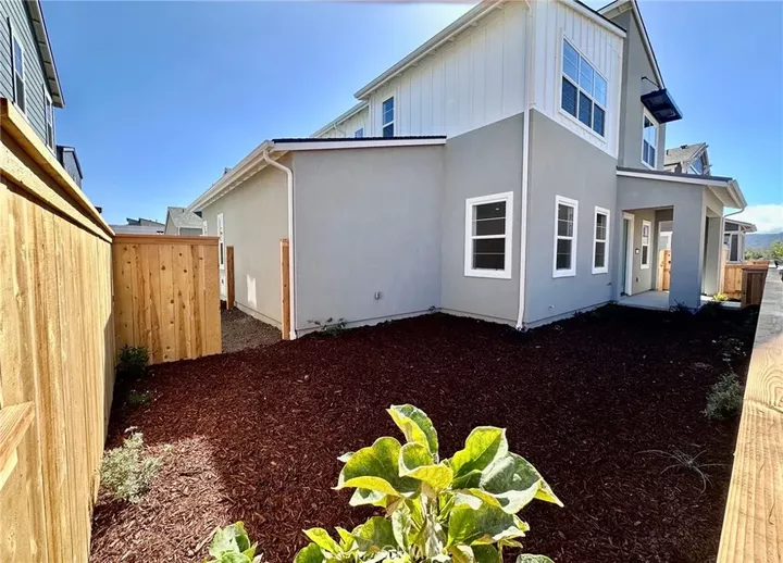 Property Photo: 272 Memphis Belle Way CA 93401