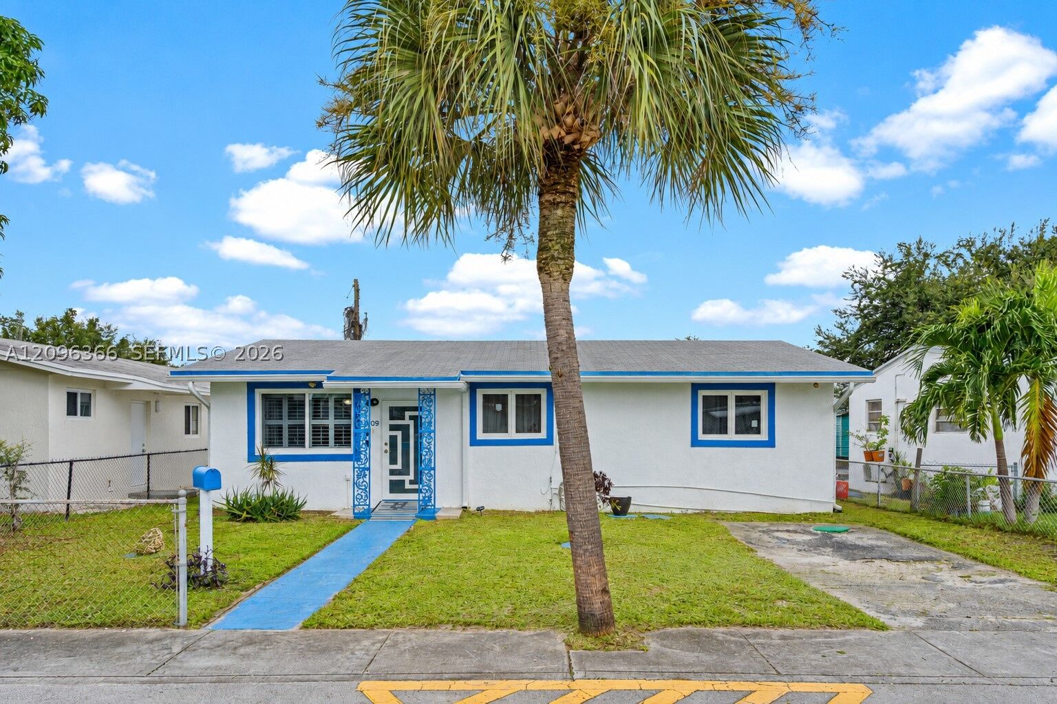 Property Photo:  1409 NE 152nd St  FL 33162 