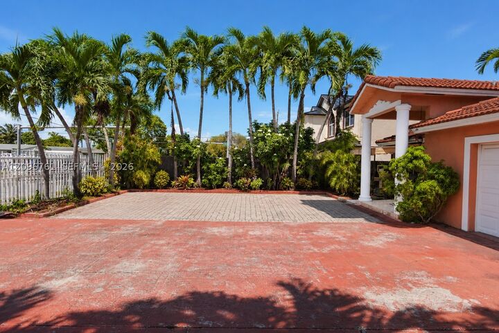 Property Photo:  18411 SW 115th Ave  FL 33157 