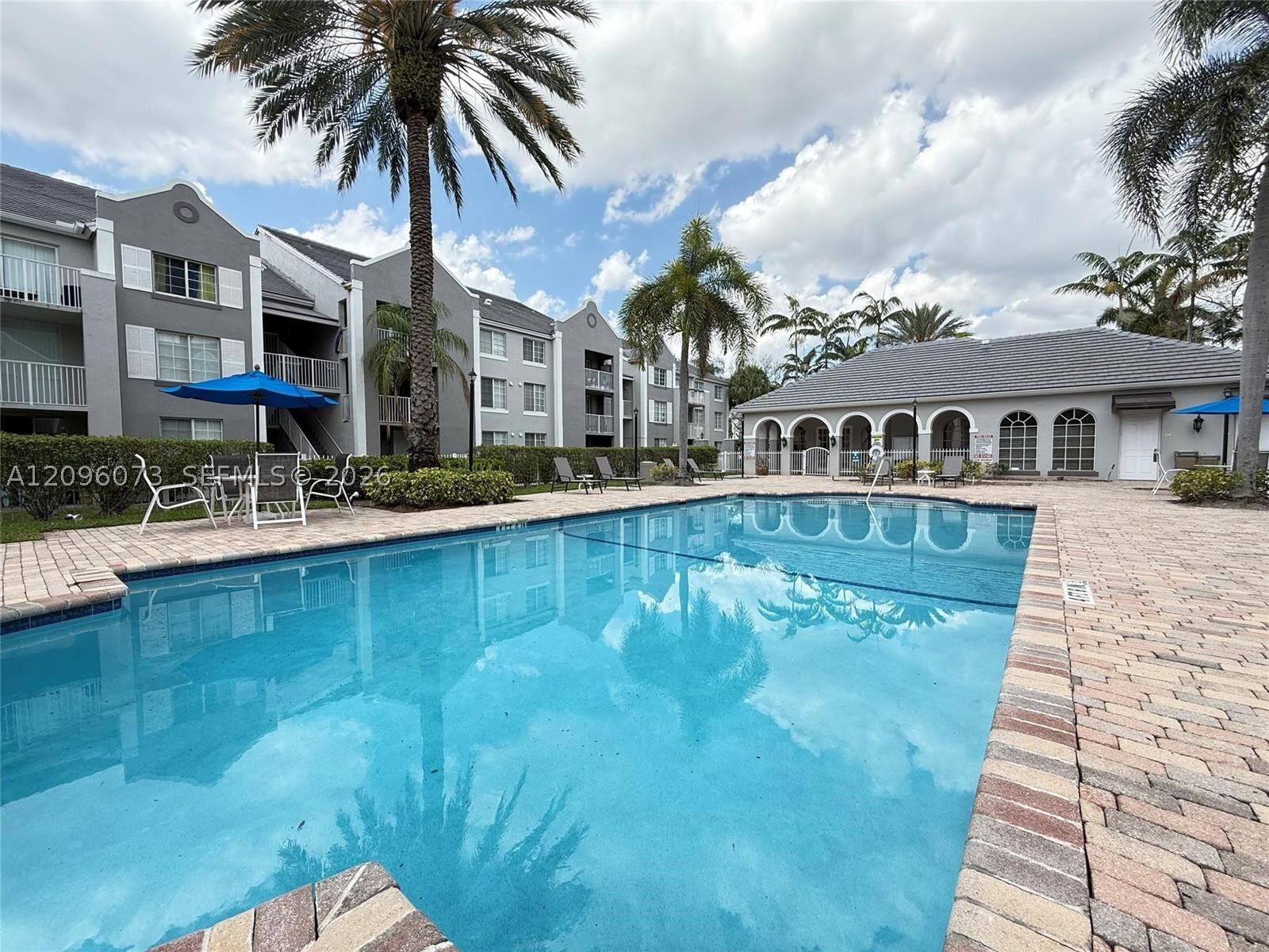 Property Photo: 711 SW 111th Way 202 FL 33025