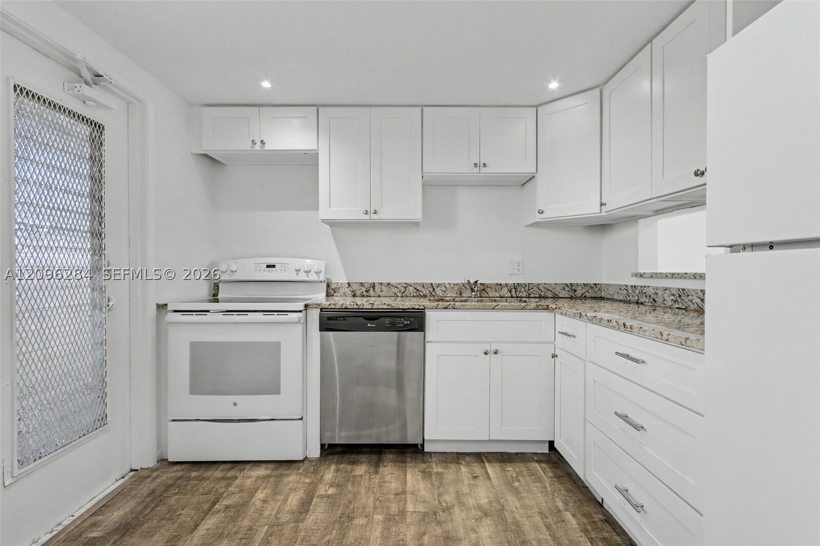 Property Photo: 4700 Washington St 502 FL 33021