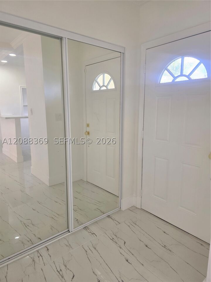 Property Photo:  840 NE 199th St 208B  FL 33179 