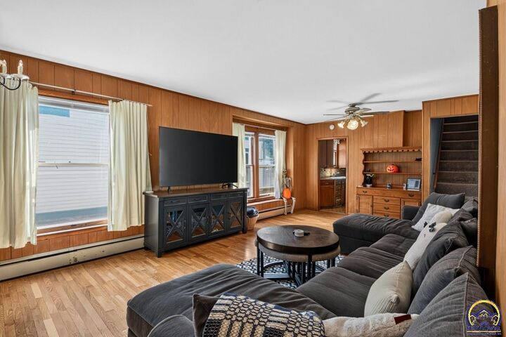 Property Photo: 1719 SW Buchanan St KS 66604