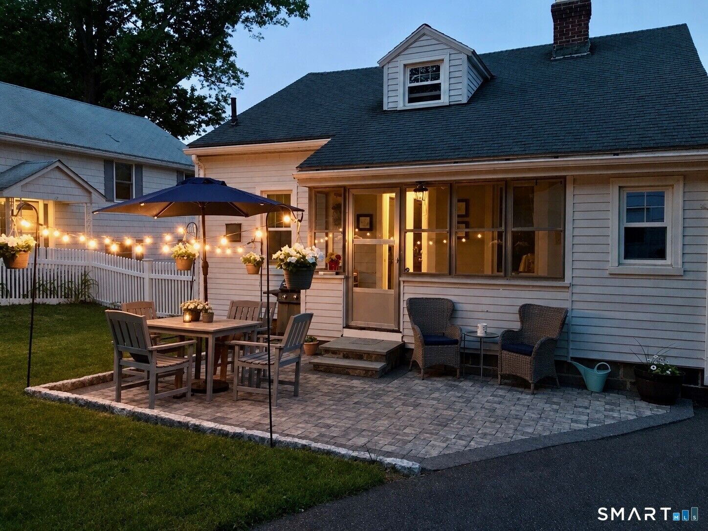 Property Photo:  141 Walden Street  CT 06107 