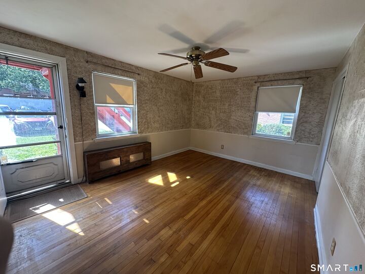 Property Photo:  241 Seaton Road 2  CT 06902 