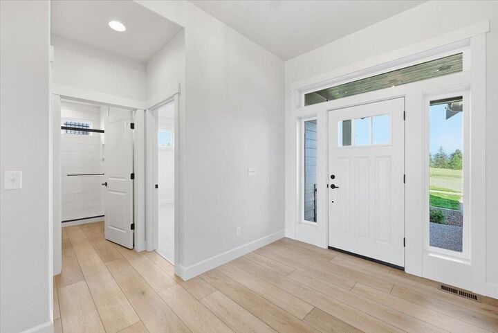 Property Photo: 17526 E 12th Ave WA 99016