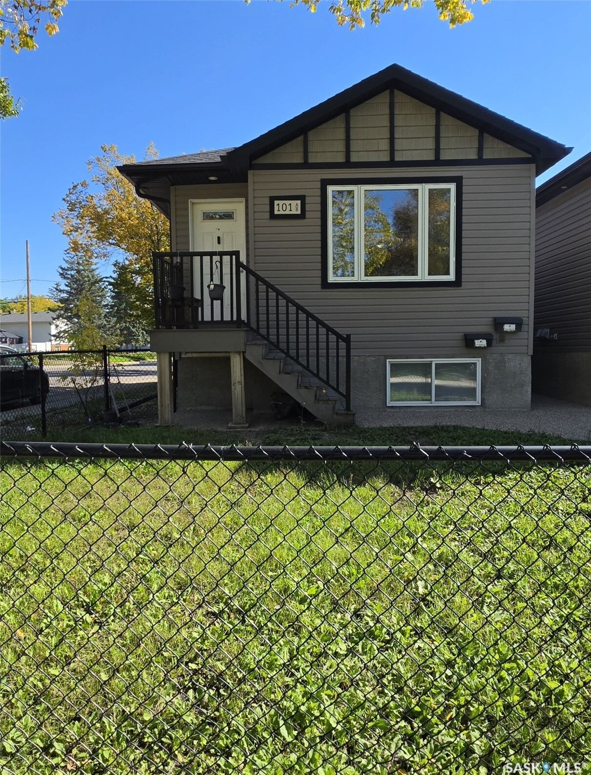 Property Photo:  101 Halifax Street  SK S4R 1S6 
