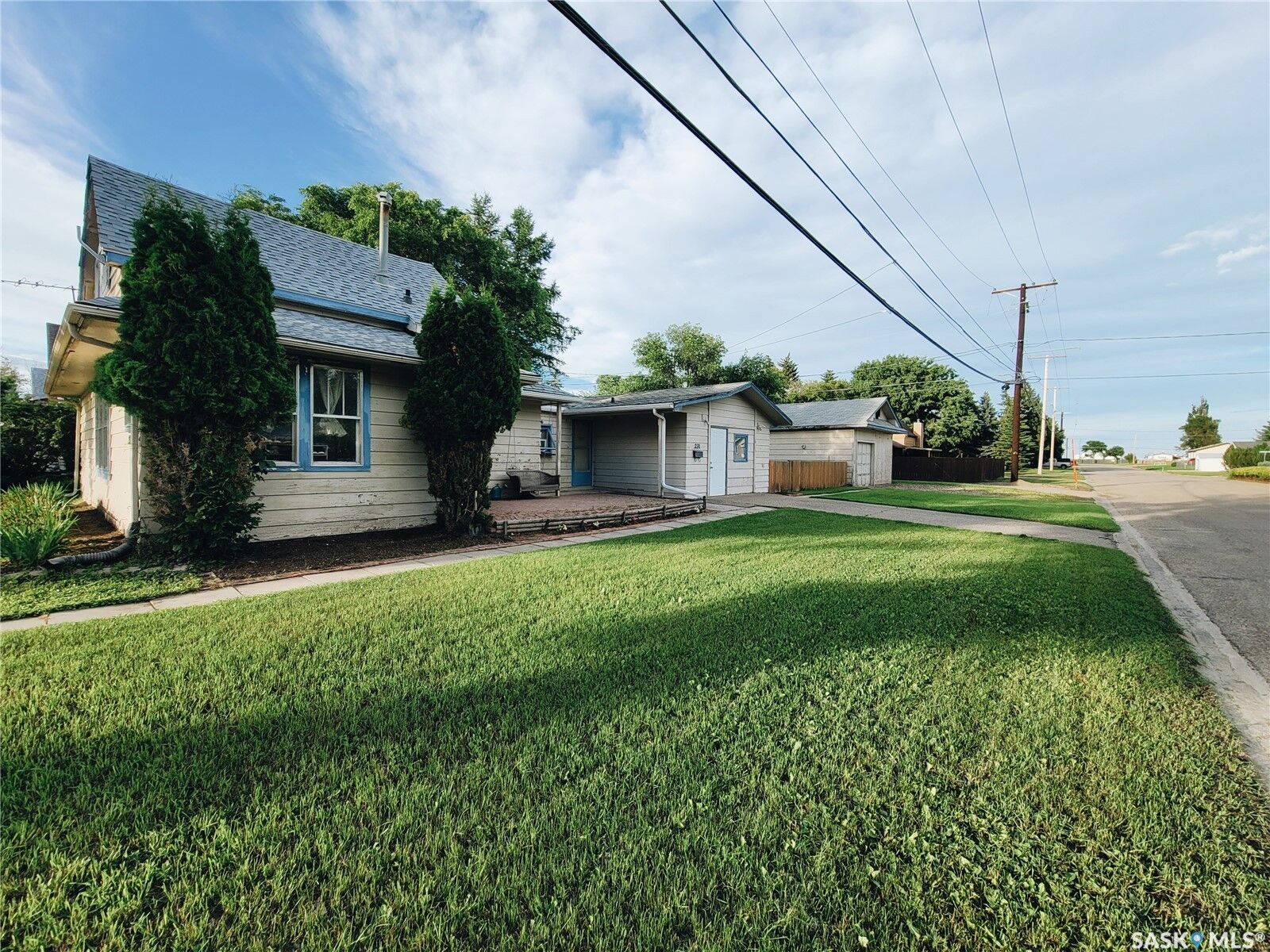 Property Photo:  231 Douglass Street  SK S0L 2N0 
