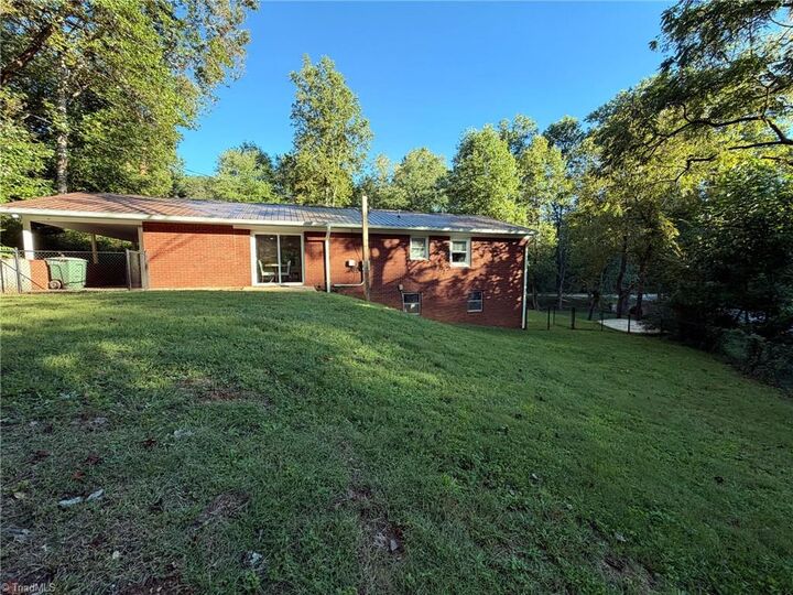 Property Photo:  326 Prospect Drive  NC 28659 
