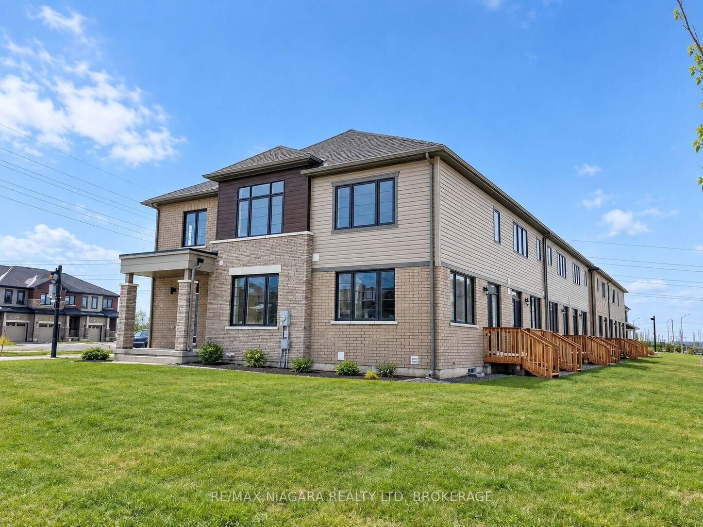 Property Photo:  15 Peach Street 23  ON L2V 0K1 