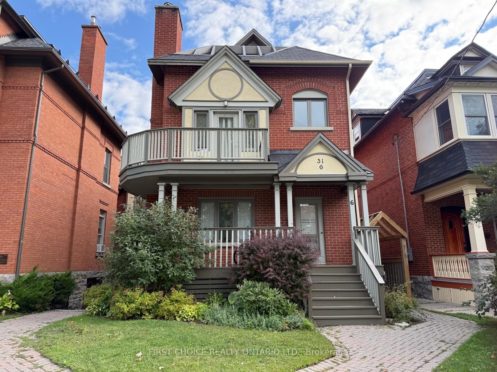 Property Photo:  31 Russell Avenue W 6  ON K1N 7W9 
