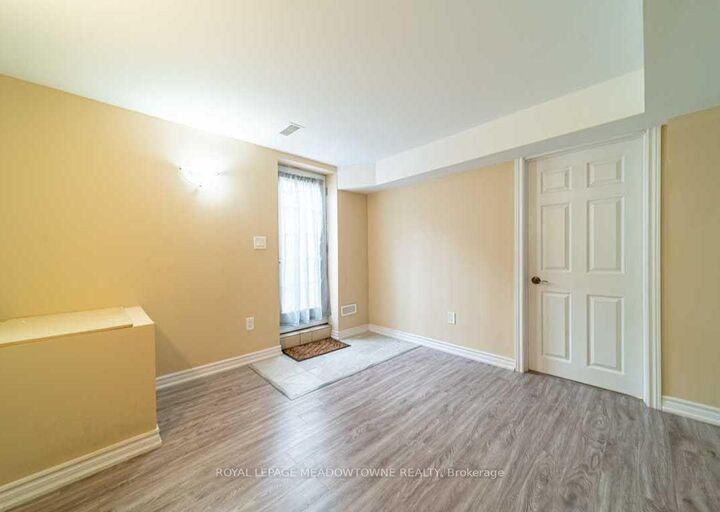 Property Photo:  1036 Yates Drive  ON L9T 6A7 