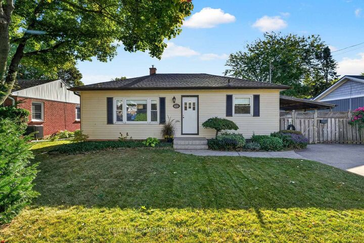 Property Photo:  416 Bartlett Avenue  ON L3M 2N4 