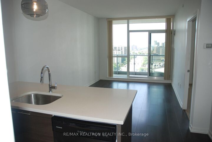 Property Photo:  66 Forest Manor Road 1304  ON M2J 0B7 