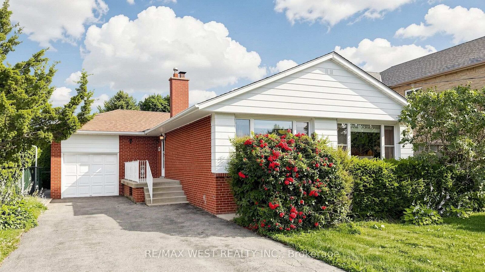 Property Photo:  32 Allonsius Drive  ON M9C 3N5 