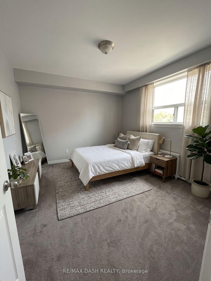 Property Photo:  50 Neptune Drive B1  ON M6A 1X1 