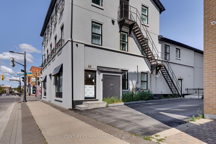 Property Photo:  130 Dunlop Street 203  ON L4M 1B1 