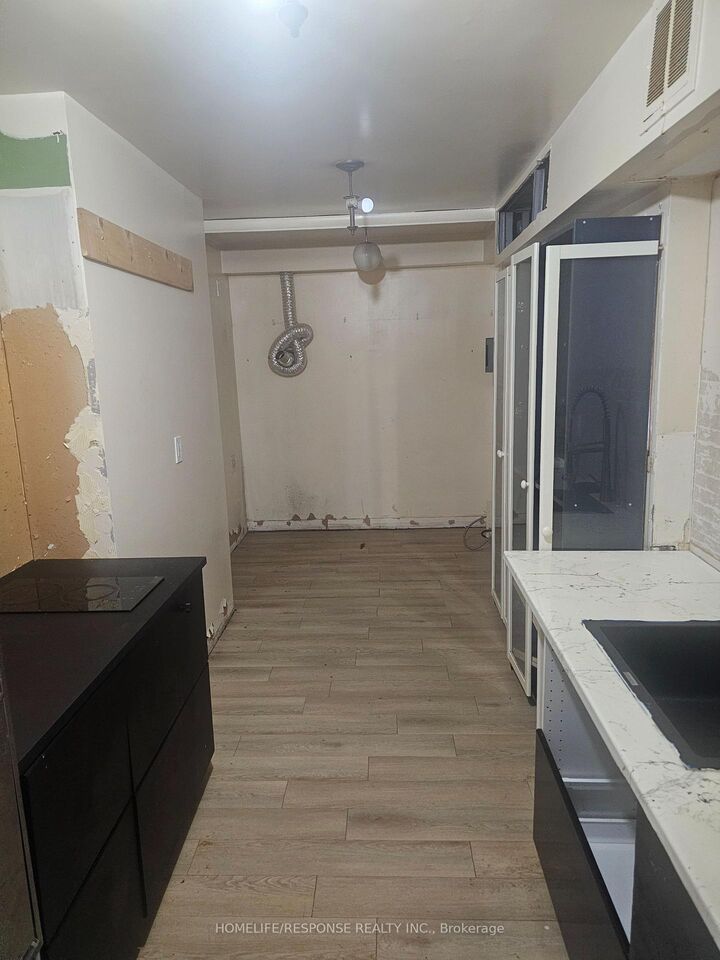 Property Photo:  390 Dixon Road 1903  ON M9R 1T4 