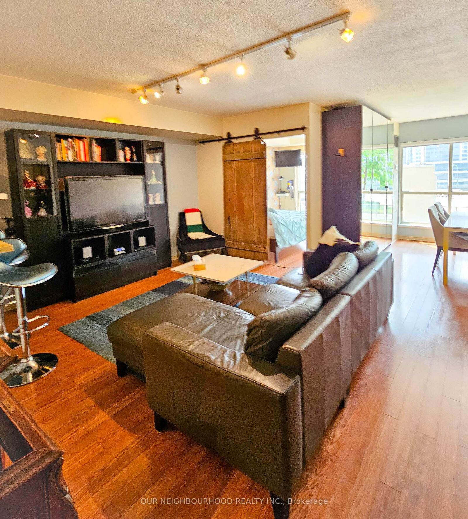 Property Photo:  25 The Esplanade N/A 601  ON M5E 1W5 