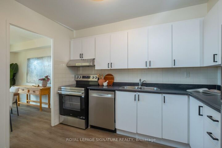 Property Photo:  360 Ridelle Avenue 1607  ON M6B 1K1 