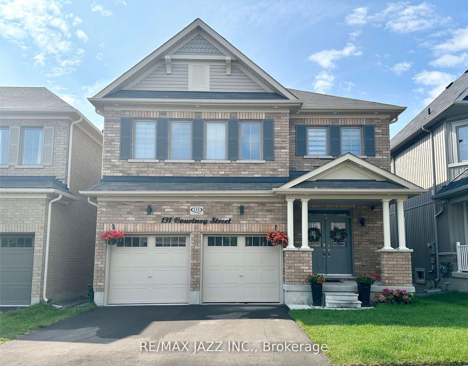 Property Photo:  131 Courtney Street Upper  ON L1C 0B9 