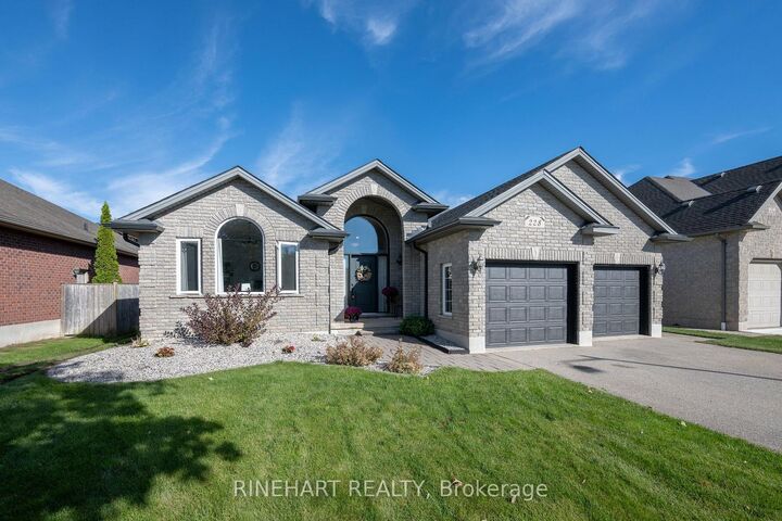 Property Photo:  228 Boyd Boulevard  ON N0M 2M0 
