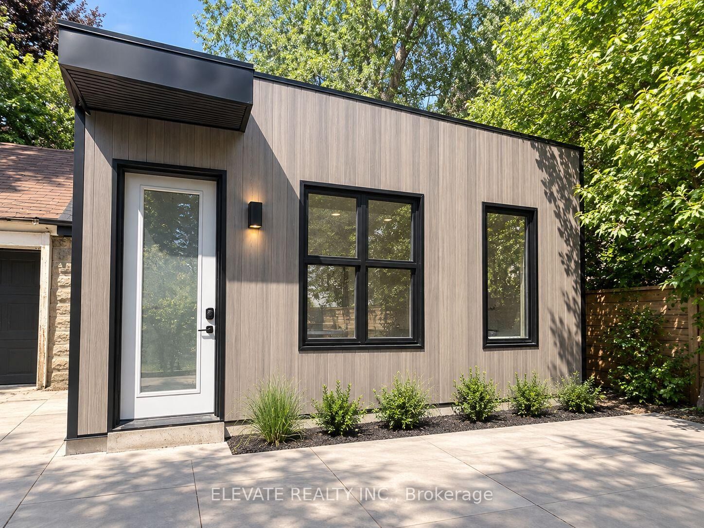 Property Photo:  76 Burnaby Boulevard 5  ON M5N 1G4 
