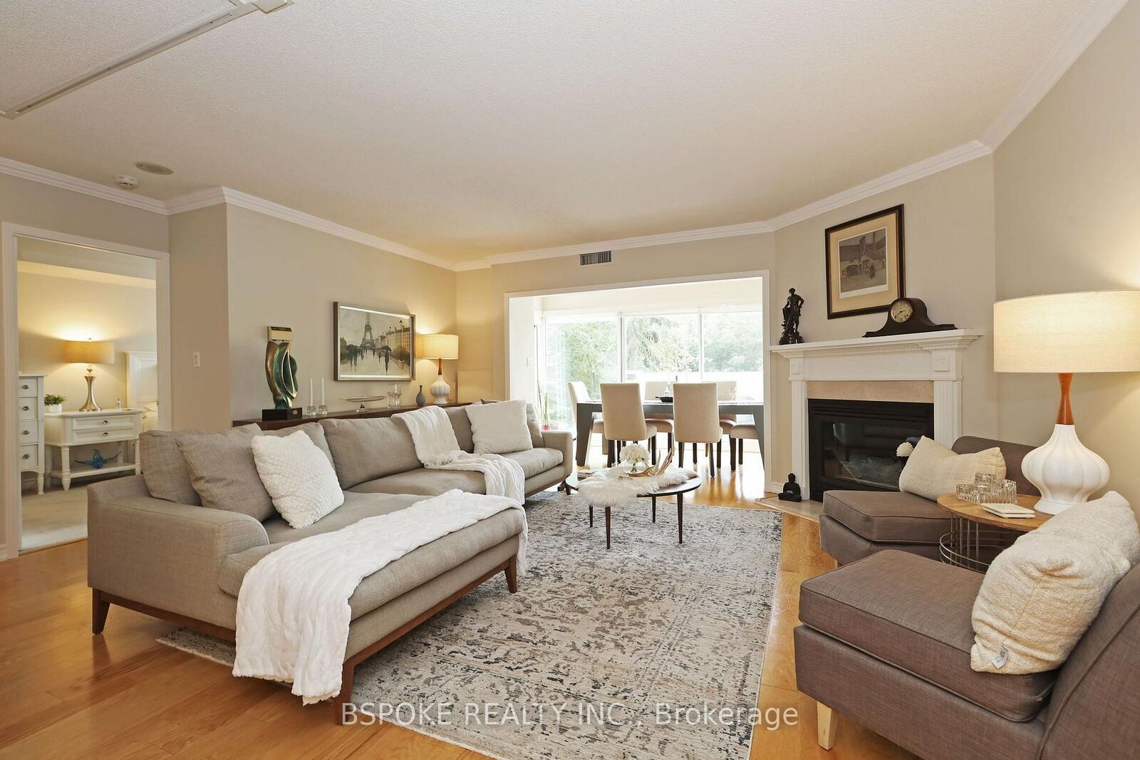 Property Photo:  18 Concorde Place Lc11  ON M3C 3T9 