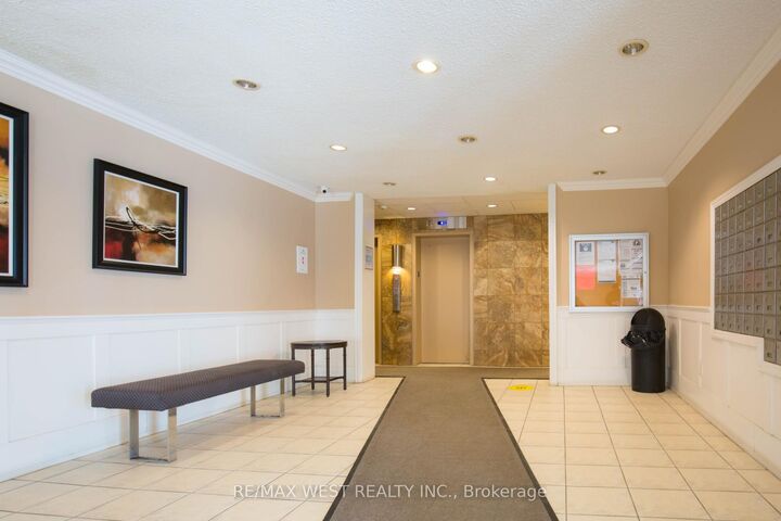 Property Photo:  3025 Queen Frederica Drive 1503  ON L4Y 3A1 