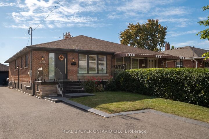 Property Photo:  1633 Coram Crescent  ON L4X 1L1 
