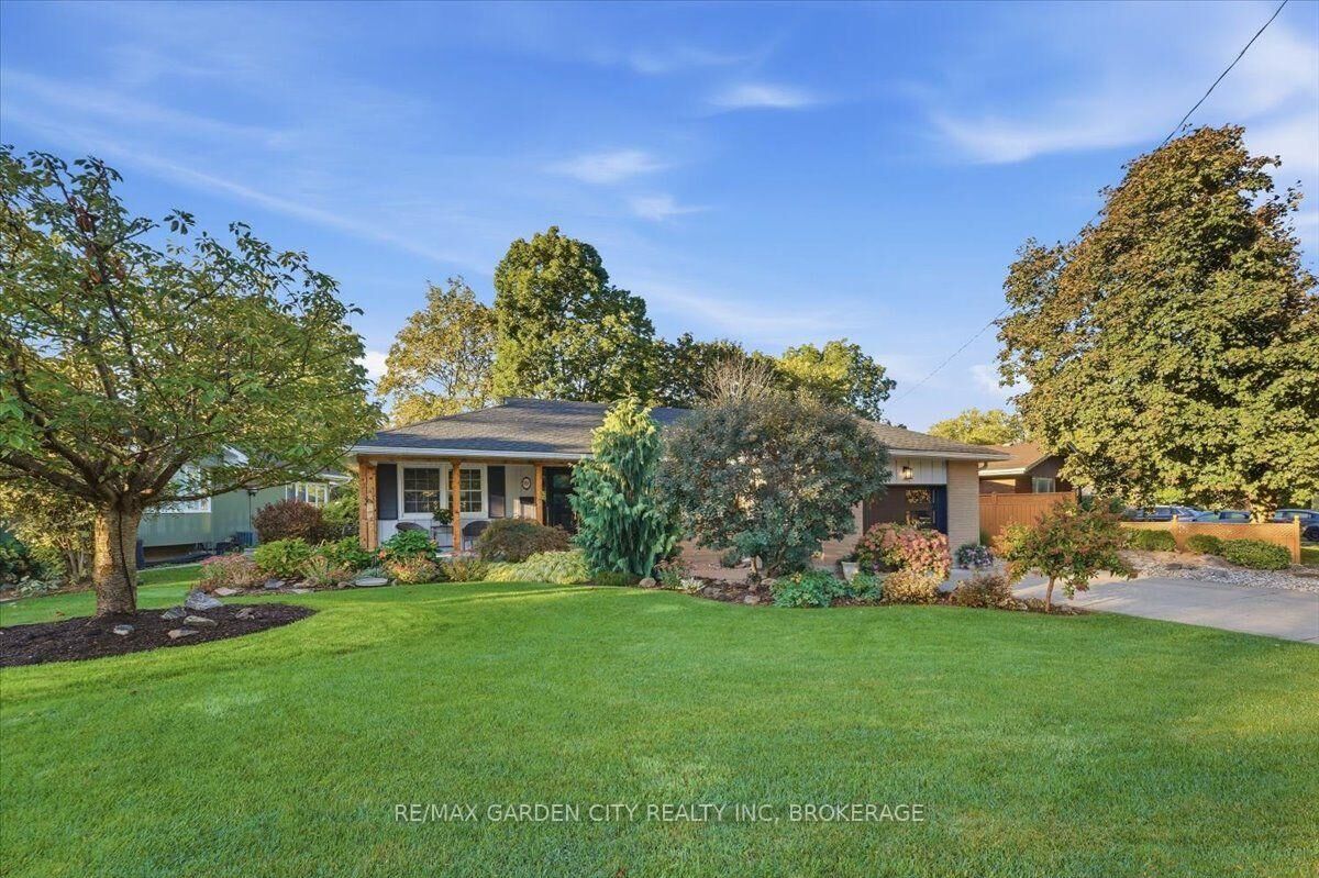 Property Photo:  98 Village Road  ON L2T 3C1 