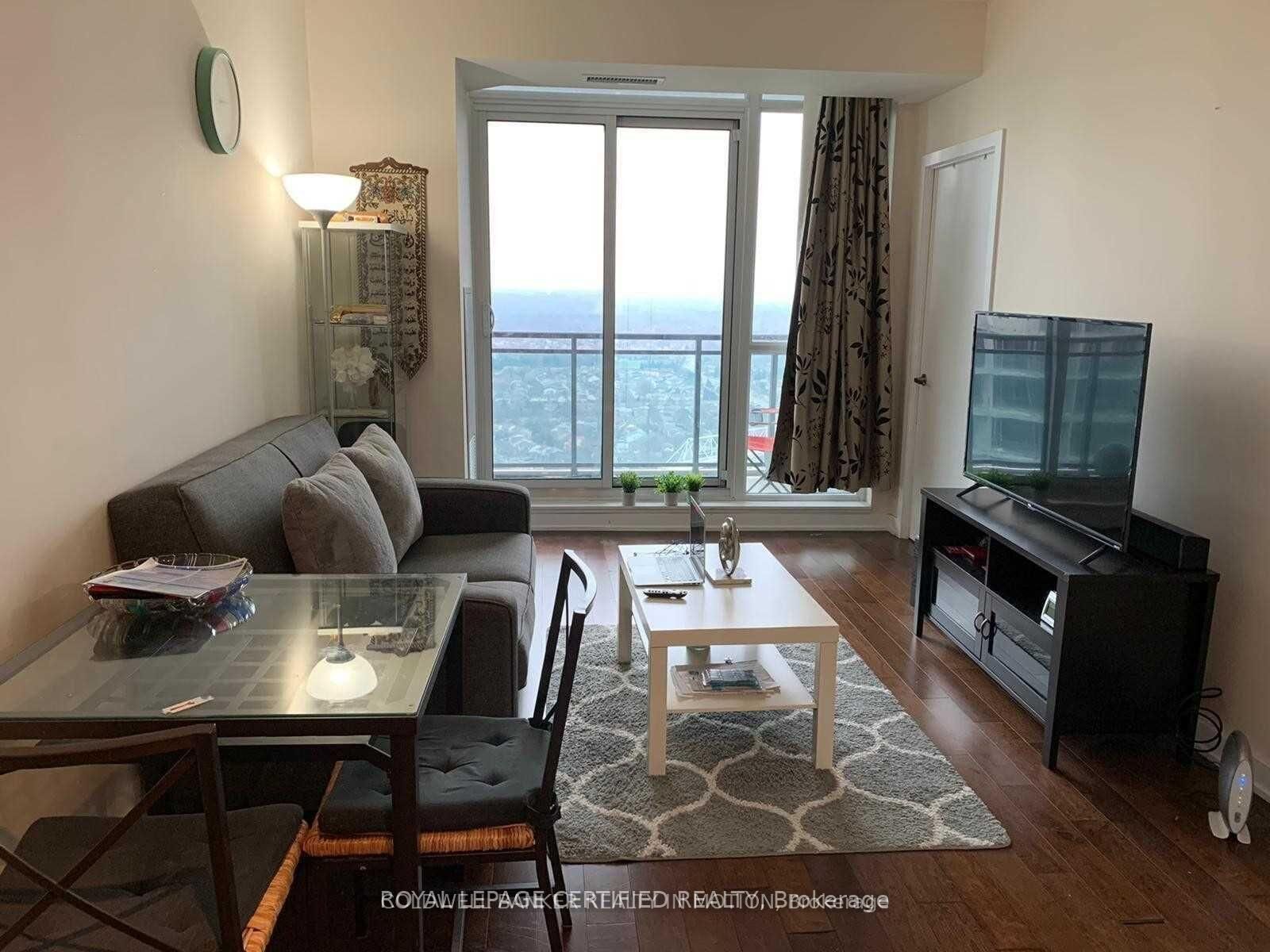 Property Photo:  4070 Confederation Parkway 3506  ON L5B 0E9 