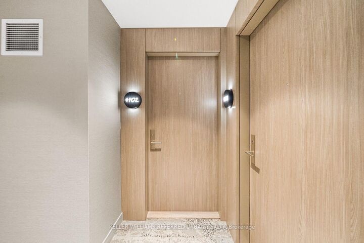 Photo de la propriété:  161 Roehampton Avenue W 4102  ON M4P 0C8 