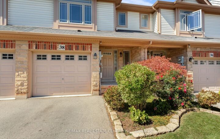 Property Photo:  8 Hemlock Way 38  ON L3M 0B5 