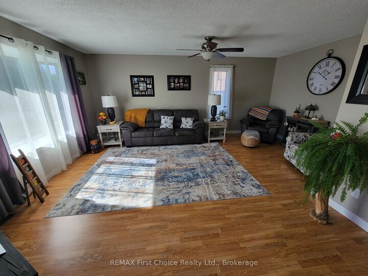 Property Photo:  34 Hannah Street  ON P0W 1E0 