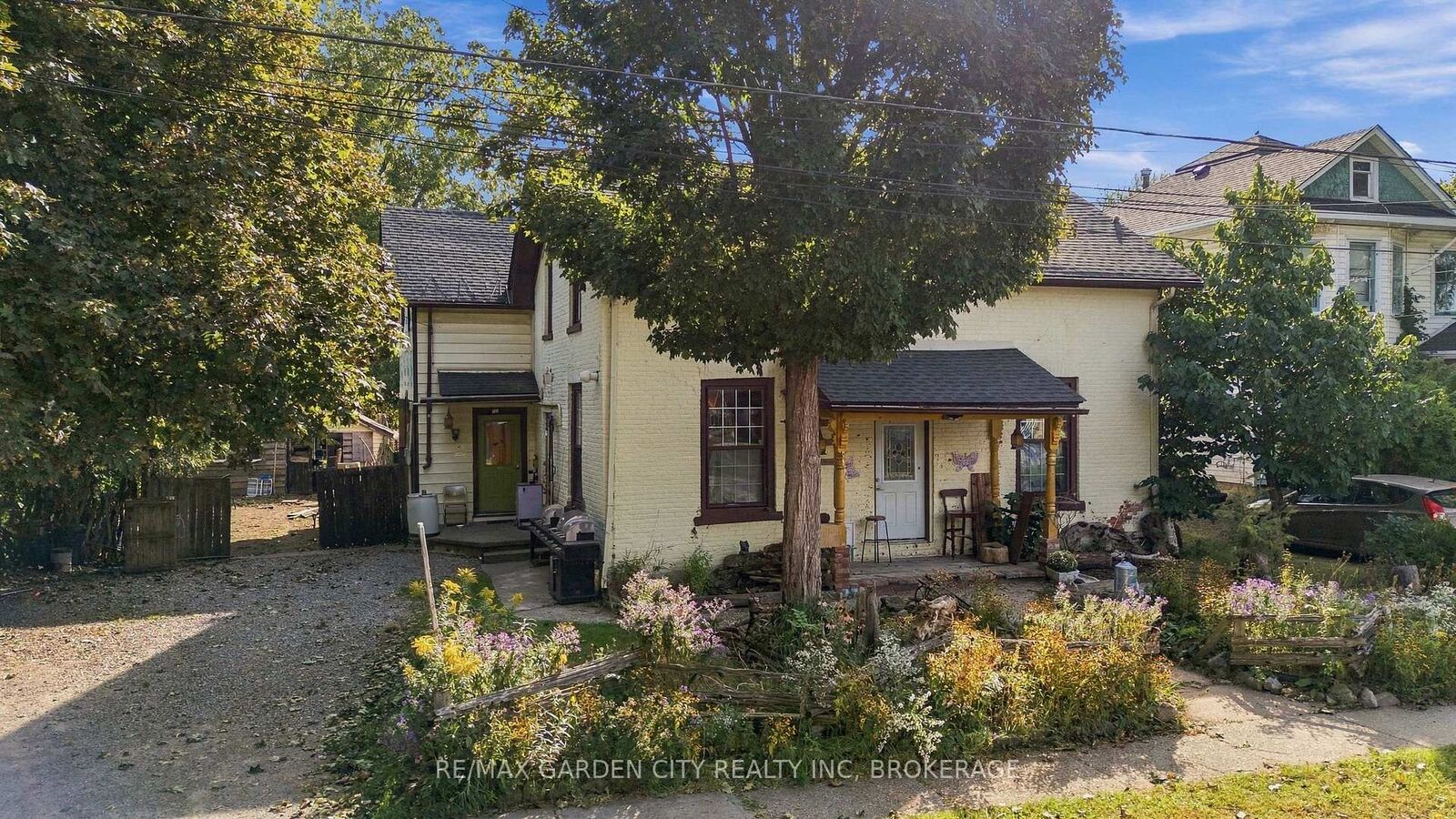 Property Photo:  409-407 Maple Street  ON N1A 2G7 