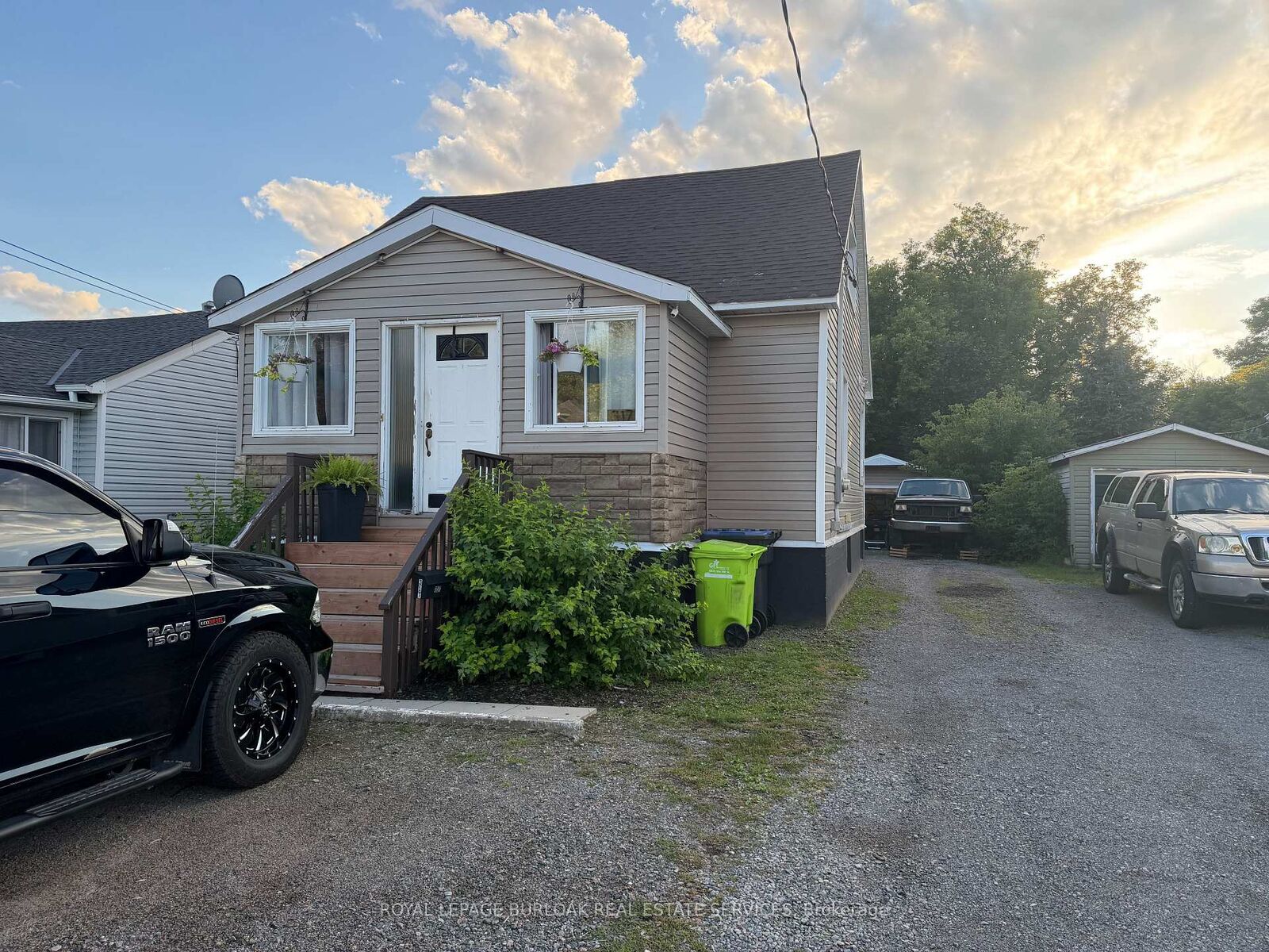 Property Photo:  317 Moody Street  ON P6C 3Z9 