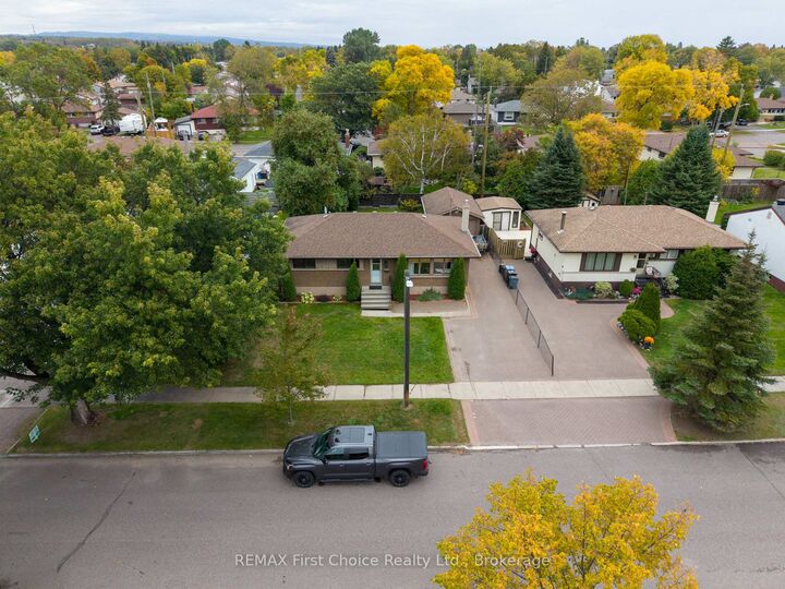 Property Photo:  96 Stardust Crescent  ON P7A 6G8 