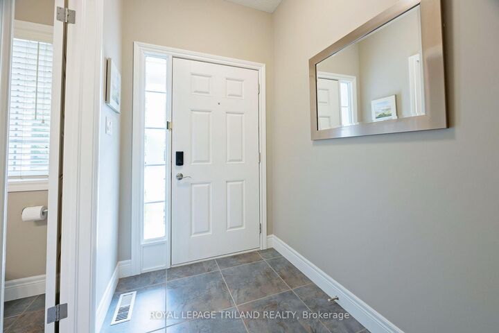 Property Photo:  49 Orchard Street  ON N6J 2R4 