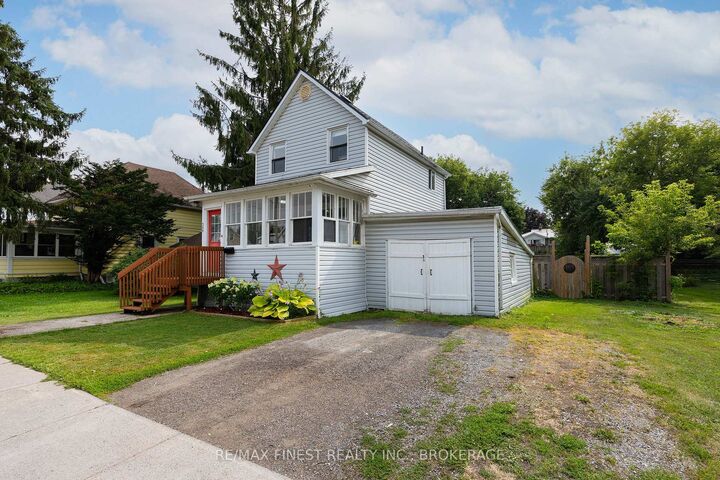 Property Photo:  348 Charles Street N  ON K7G 1V4 
