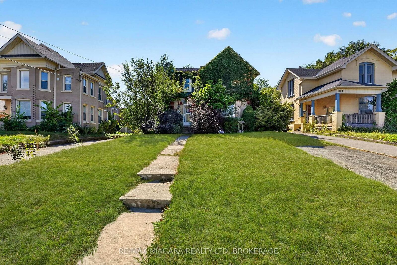 Property Photo:  156 Terrace Hill Street  ON N3R 1G6 