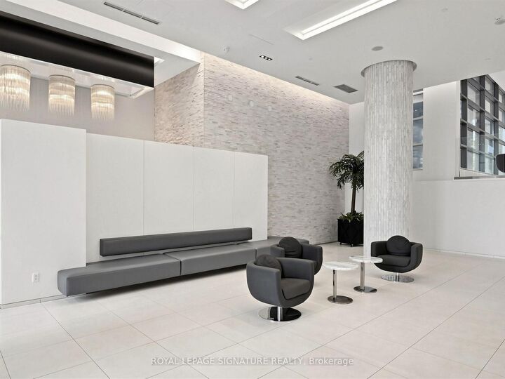 Property Photo:  56 Annie Craig Drive 4704  ON M8V 0C8 