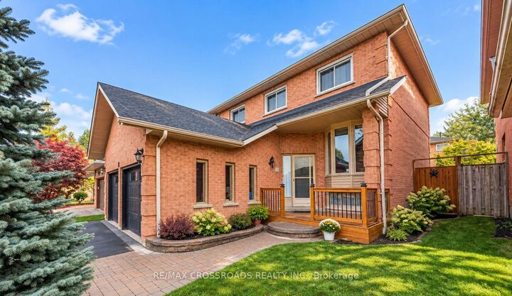 Property Photo:  11 Murkar Crescent  ON L1N 8Y4 