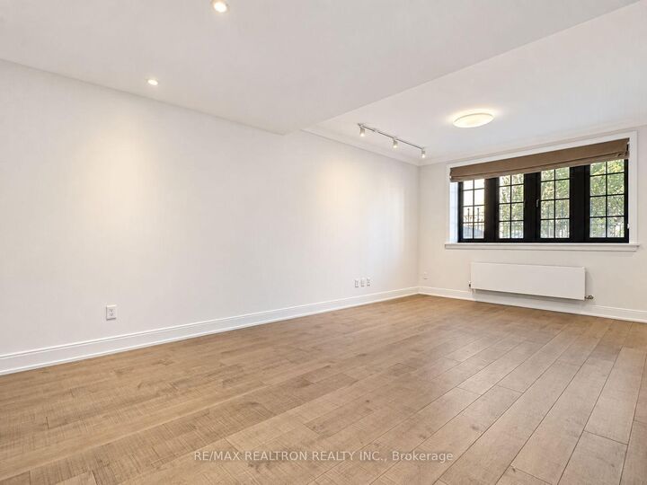 Property Photo:  2 Clarendon Avenue 107  ON M4V 1H9 
