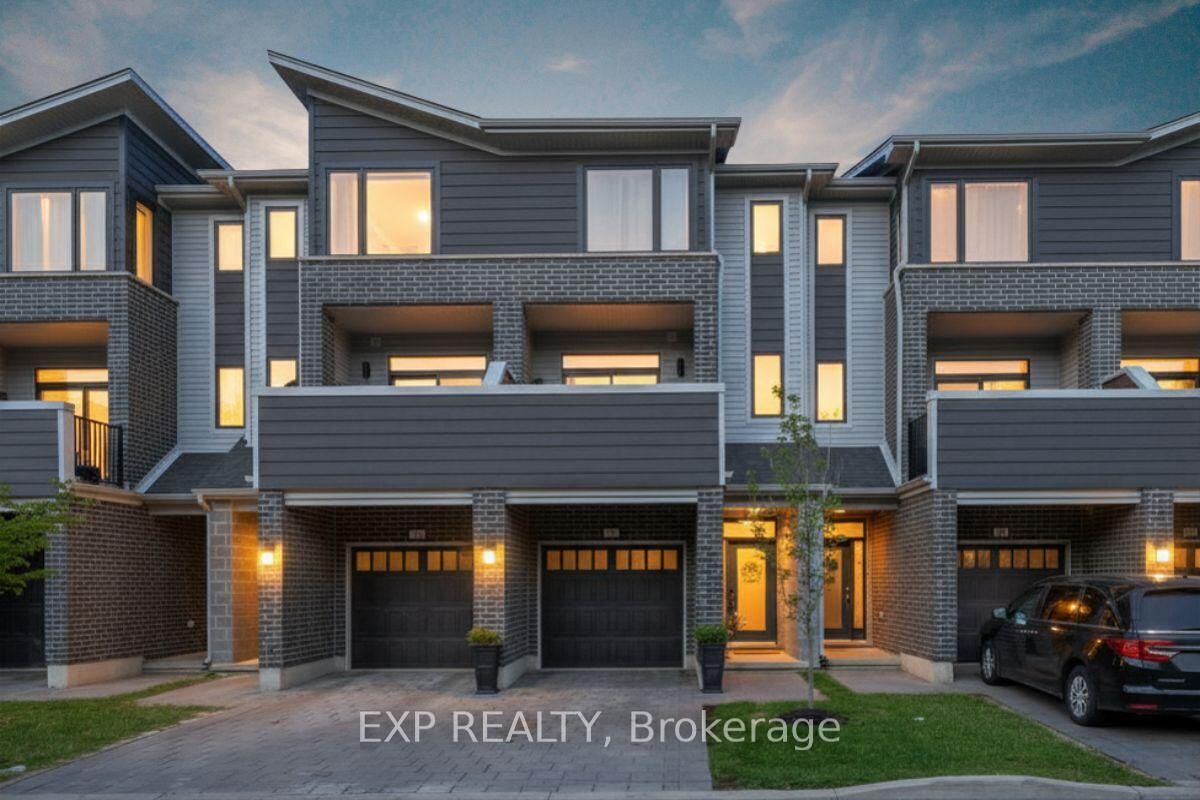 Property Photo:  177 Edgevalley Road 39  ON N5V 0C5 