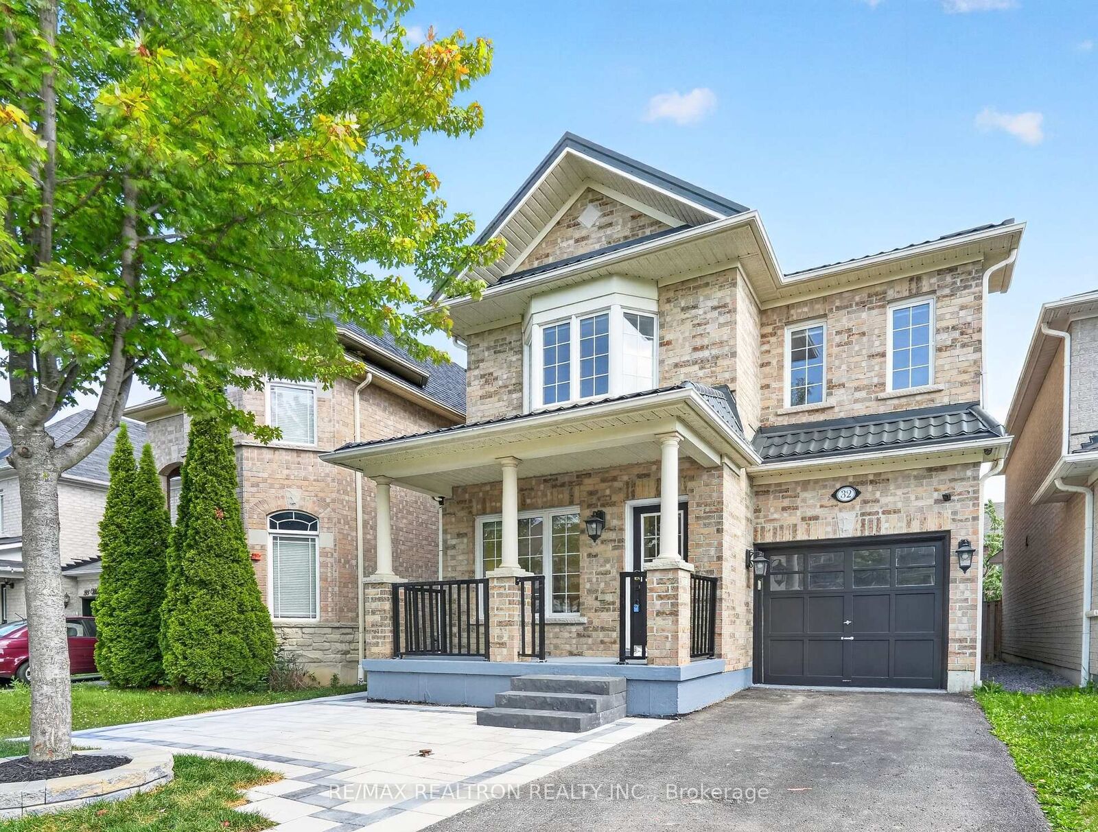 Property Photo:  32 Whitlock Crescent  ON L1Z 2B2 