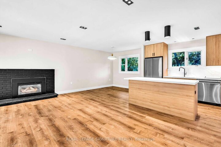 Property Photo:  986 Srigley Street Unit A  ON L3Y 1Y3 