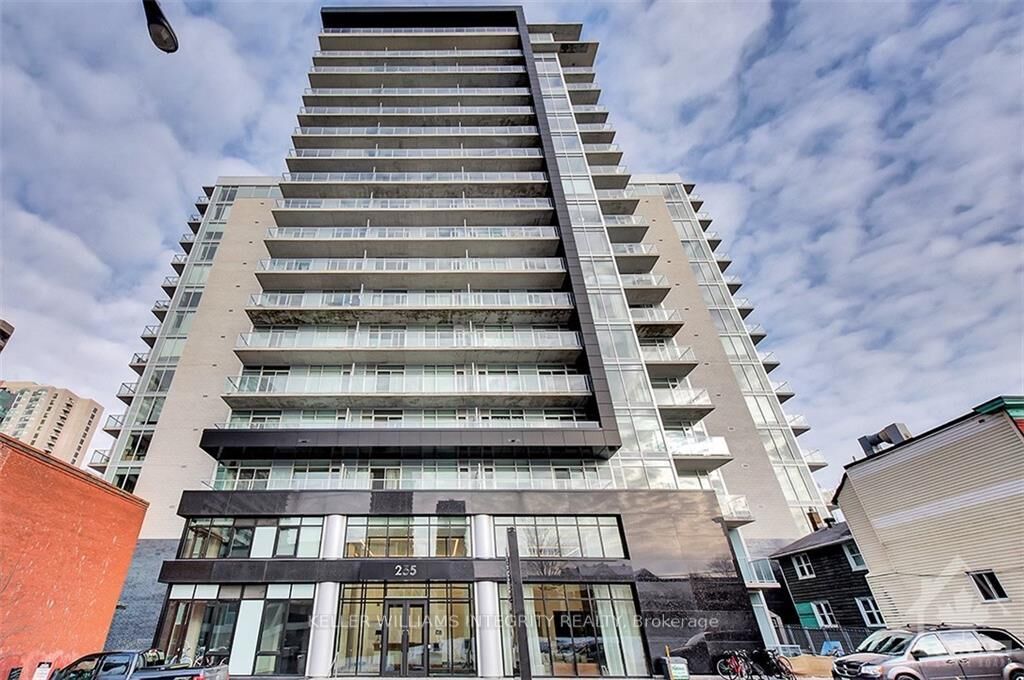 Property Photo:  255 Bay Street 706  ON K1R 0C5 